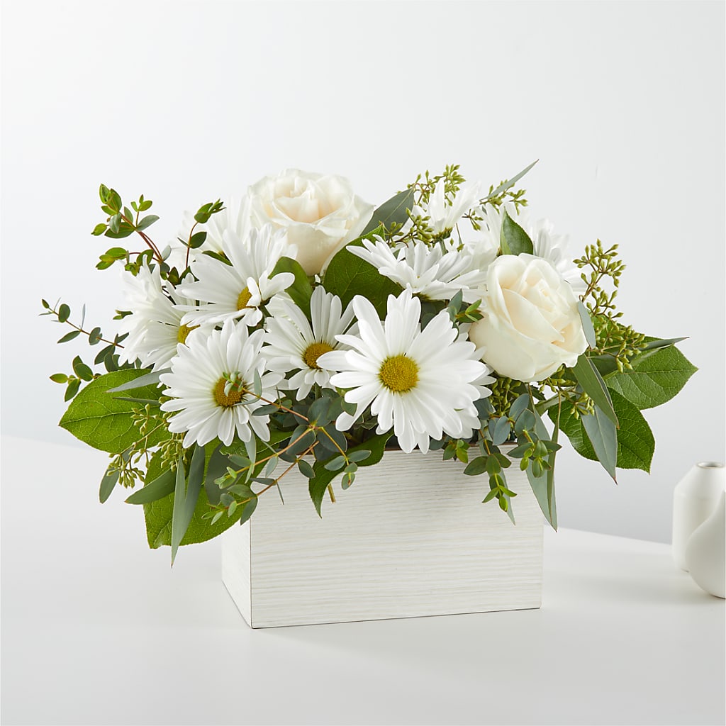 Fresh Linen Box Bouquet – CHET & LEONA'S FLORAL SHOP, Milwaukee WI