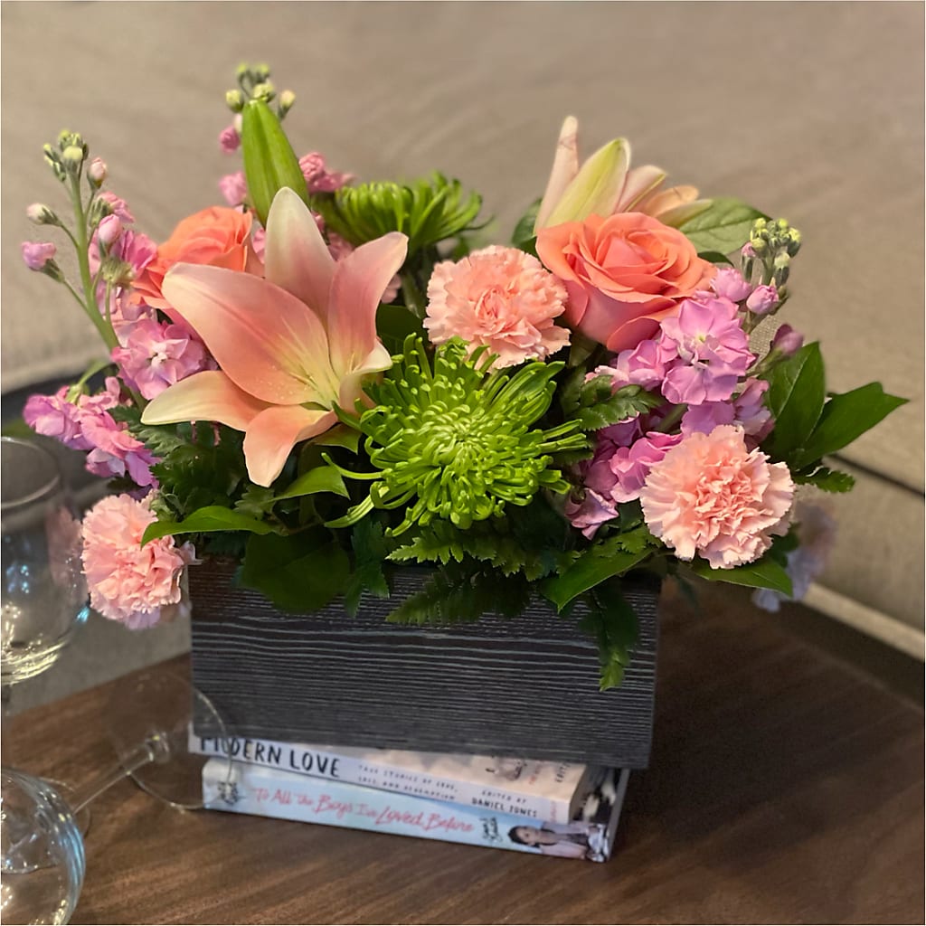 Beautiful Spirit Basket – CHET & LEONA'S FLORAL SHOP, Milwaukee WI