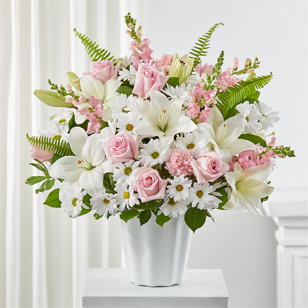 Soft Touch Tabletop Basket – CHET & LEONA'S FLORAL SHOP, Milwaukee WI