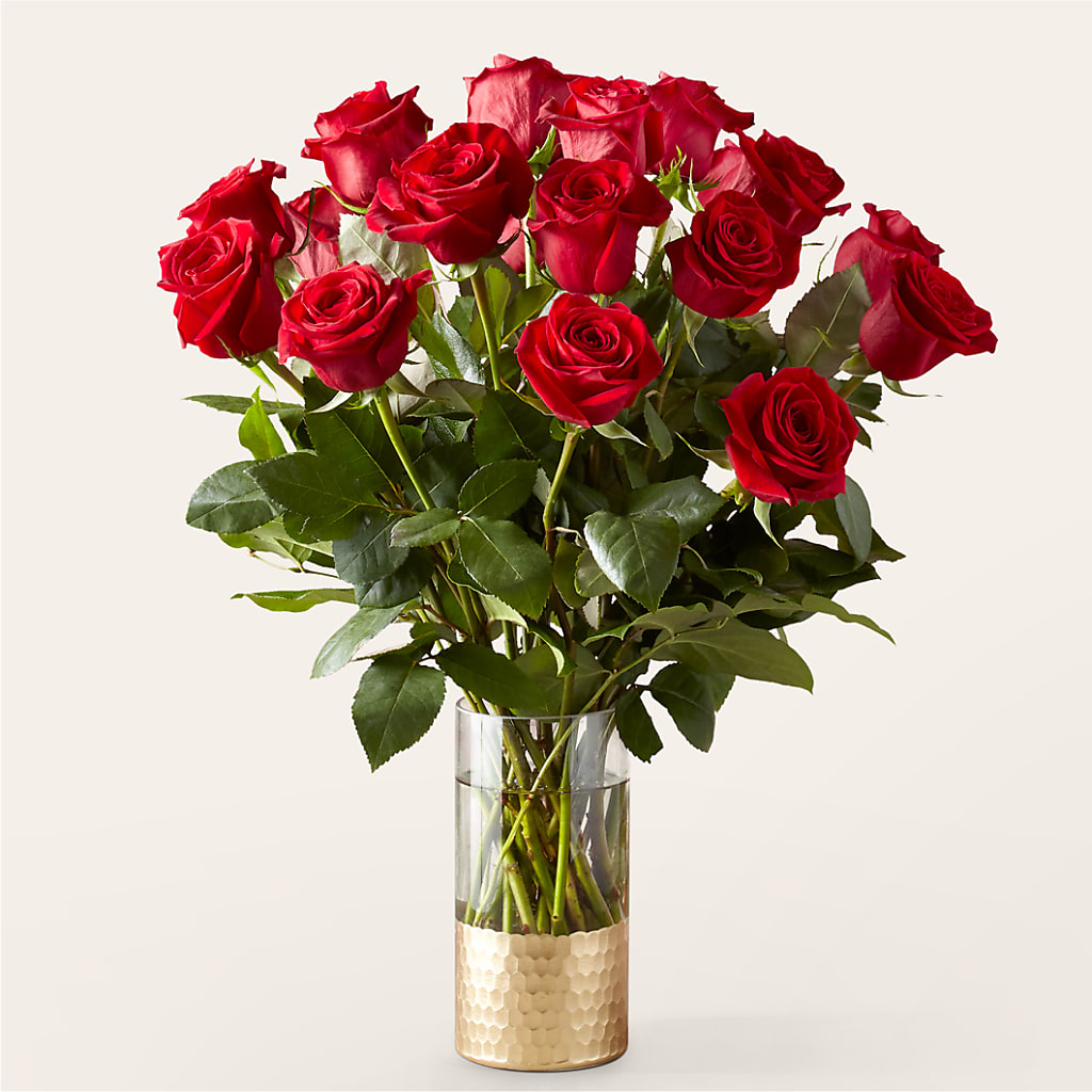 Classic Love Red Rose Bouquet – CHET & LEONA'S FLORAL SHOP, Milwaukee WI