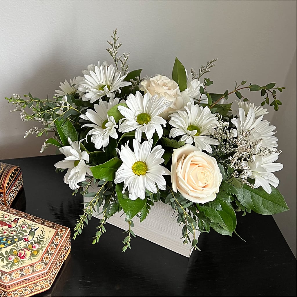 Fresh Linen Box Bouquet – CHET & LEONA'S FLORAL SHOP, Milwaukee WI