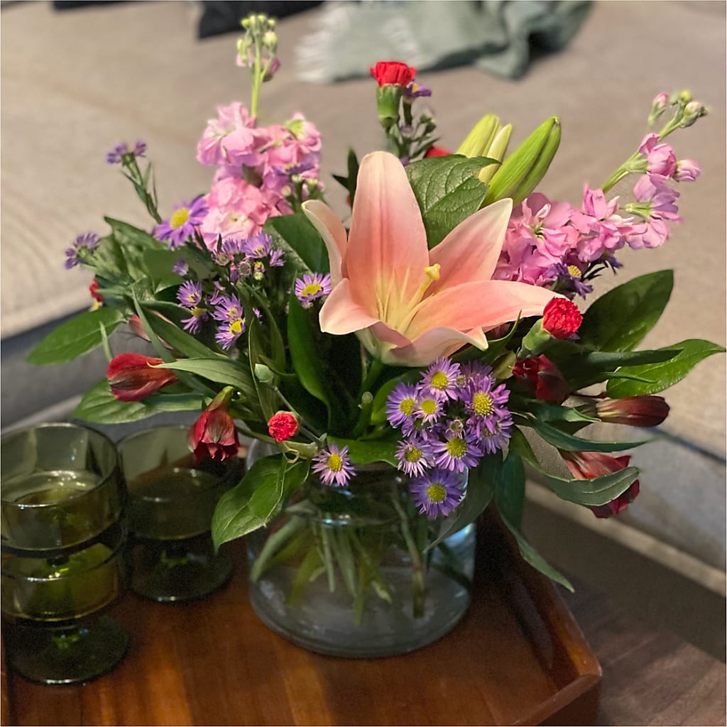 Romantique Bouquet – CHET & LEONA'S FLORAL SHOP, Milwaukee WI