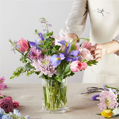 Pastel Tradition - A Florist Original – CHET & LEONA'S FLORAL SHOP, Milwaukee WI