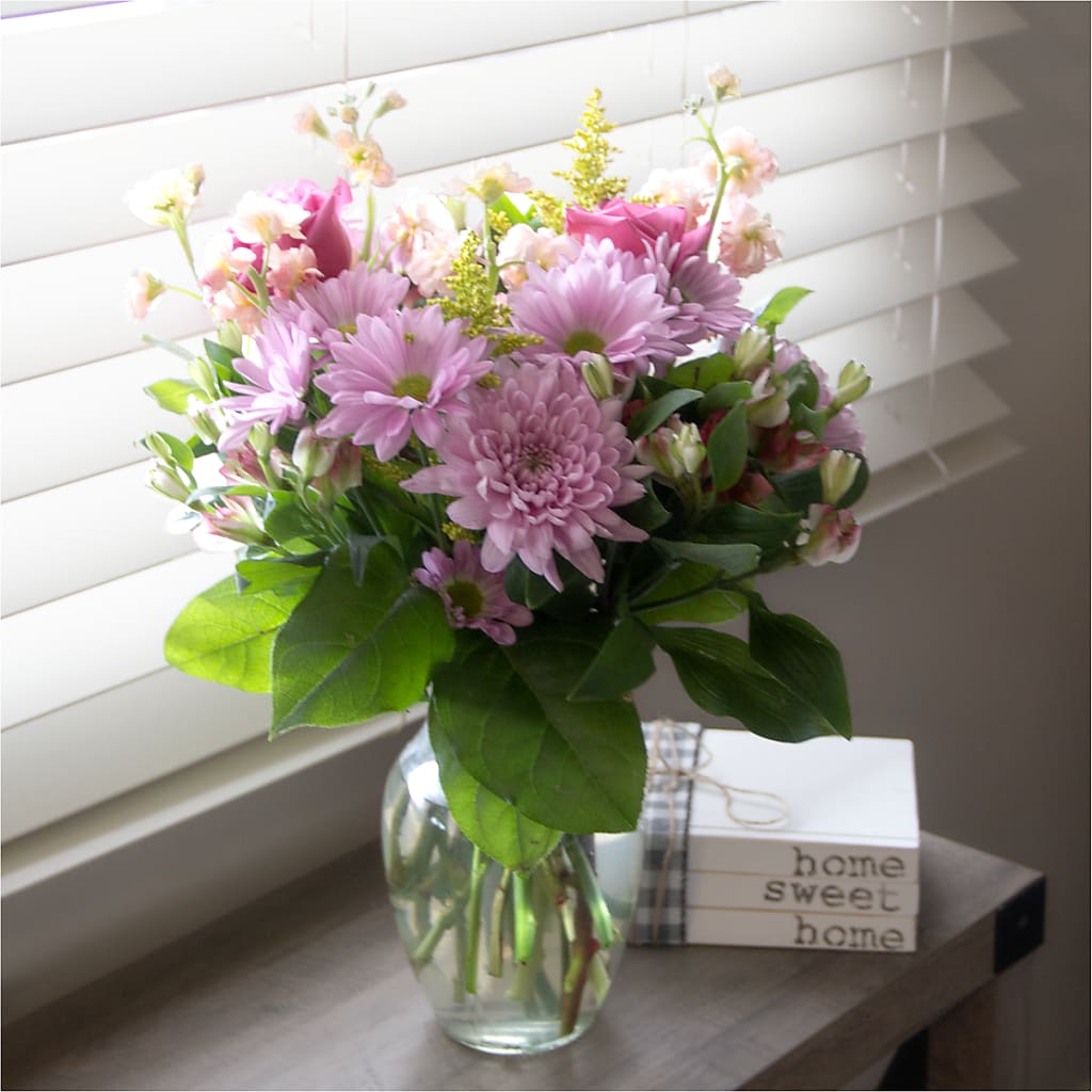 Pastel Tradition - A Florist Original – CHET & LEONA'S FLORAL SHOP, Milwaukee WI