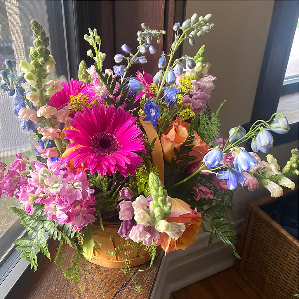 Garden of Life Basket – CHET & LEONA'S FLORAL SHOP, Milwaukee WI