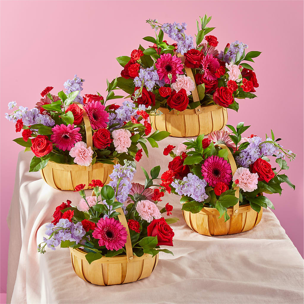 Pink Picnic Basket – CHET & LEONA'S FLORAL SHOP, Milwaukee WI