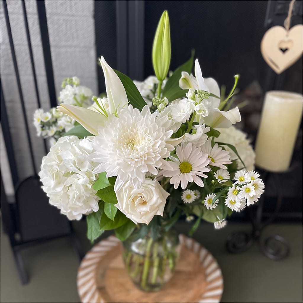 Classic Ivory – A Florist Original – CHET & LEONA'S FLORAL SHOP, Milwaukee WI